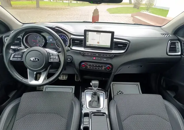 KIA Ceed SW 1.6 CRDi DCT Platinum Edition