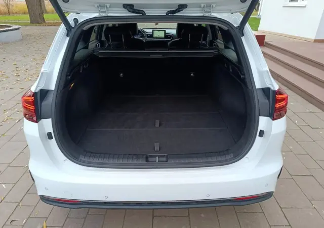 KIA Ceed SW 1.6 CRDi DCT Platinum Edition