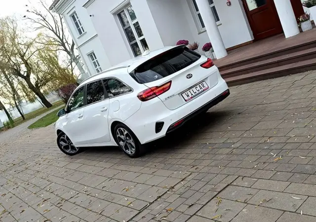 KIA Ceed SW 1.6 CRDi DCT Platinum Edition