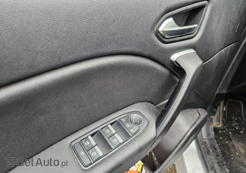 RENAULT Captur BLUE dCi 115 EDC BUSINESS EDITION
