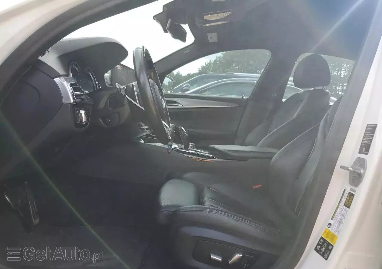 BMW Seria 5  540i xDrive M Sport sport