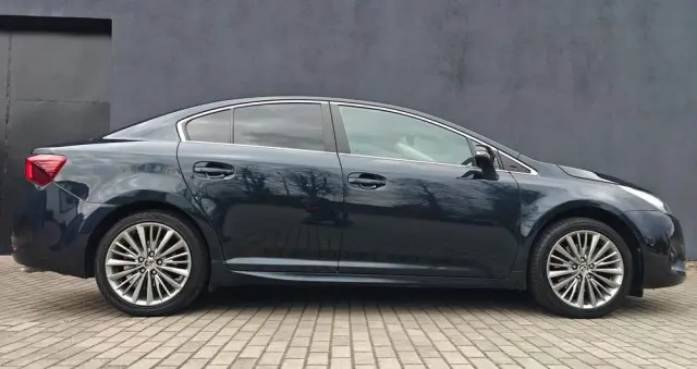 TOYOTA Avensis 2.0 D-4D Prestige