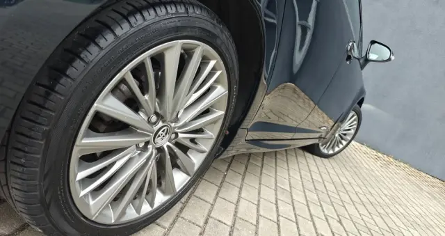 TOYOTA Avensis 2.0 D-4D Prestige