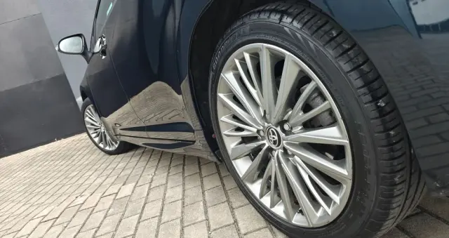 TOYOTA Avensis 2.0 D-4D Prestige