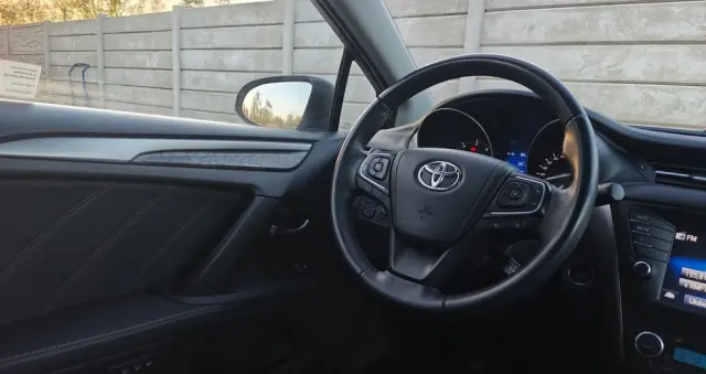 TOYOTA Avensis 2.0 D-4D Prestige