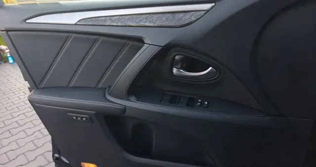 TOYOTA Avensis 2.0 D-4D Prestige