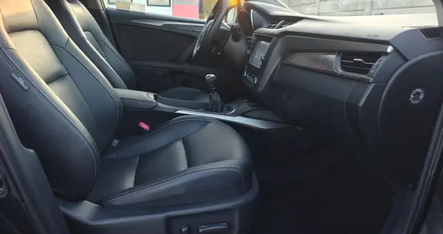 TOYOTA Avensis 2.0 D-4D Prestige