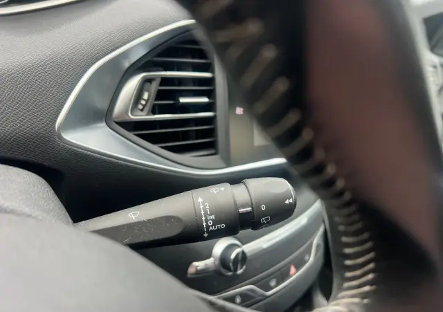 PEUGEOT 308 PureTech 110 Stop & Start Active