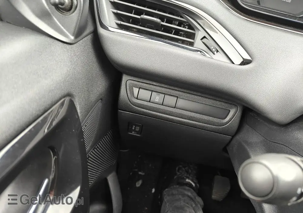 PEUGEOT 208 68 VTI Access