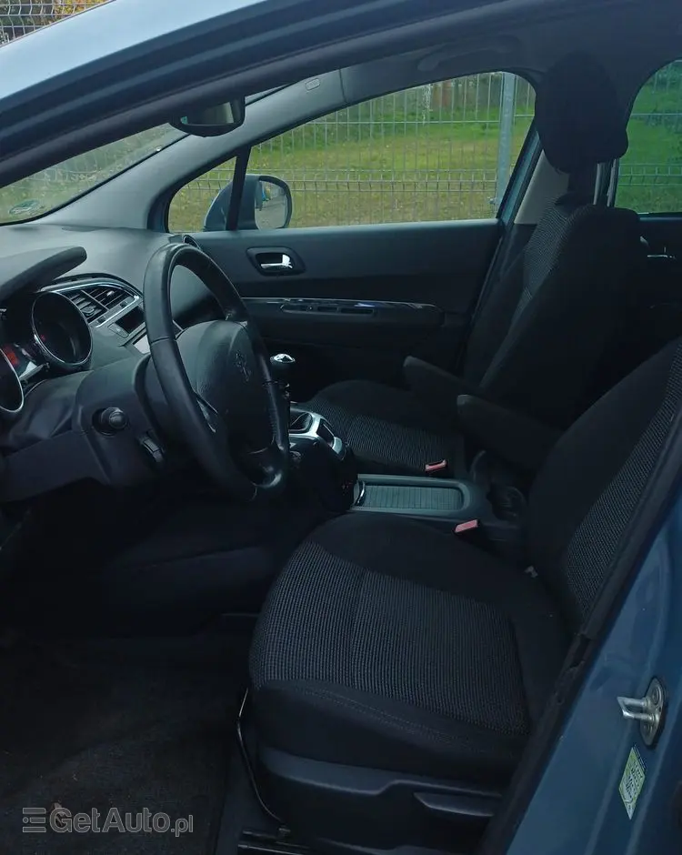 PEUGEOT 5008 155 THP Family Plus