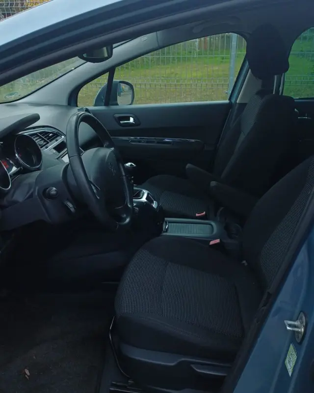 PEUGEOT 5008 155 THP Family Plus