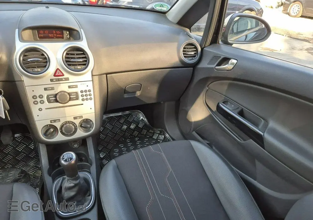 OPEL Corsa 1.4 16V 150 Jahre