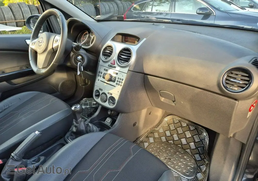 OPEL Corsa 1.4 16V 150 Jahre