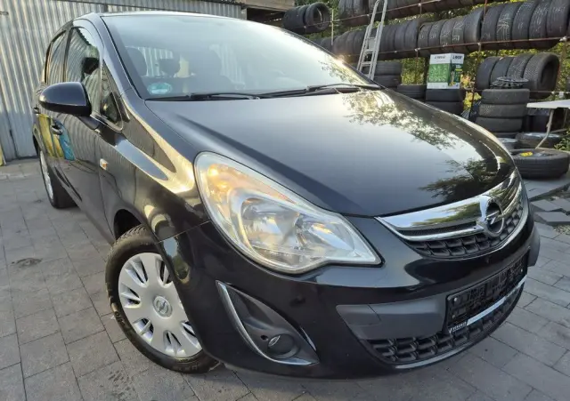 OPEL Corsa 1.4 16V 150 Jahre