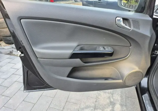 OPEL Corsa 1.4 16V 150 Jahre