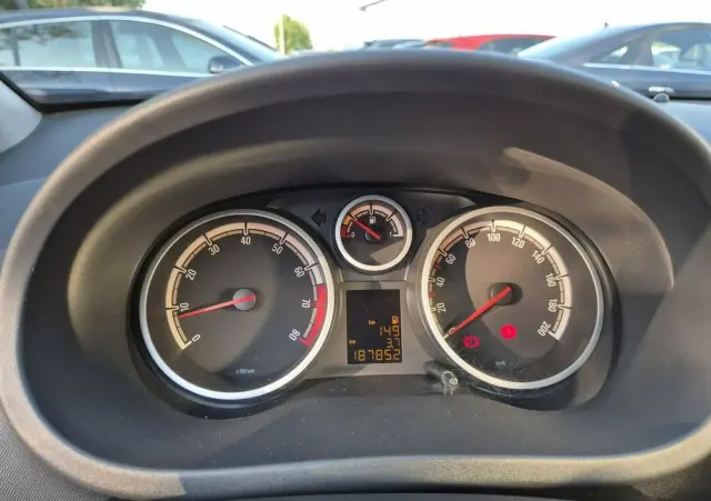 OPEL Corsa 1.4 16V 150 Jahre