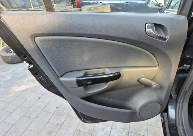 OPEL Corsa 1.4 16V 150 Jahre