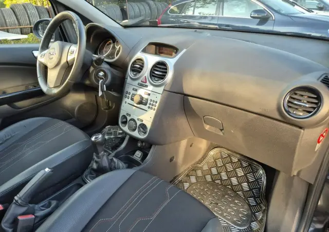 OPEL Corsa 1.4 16V 150 Jahre