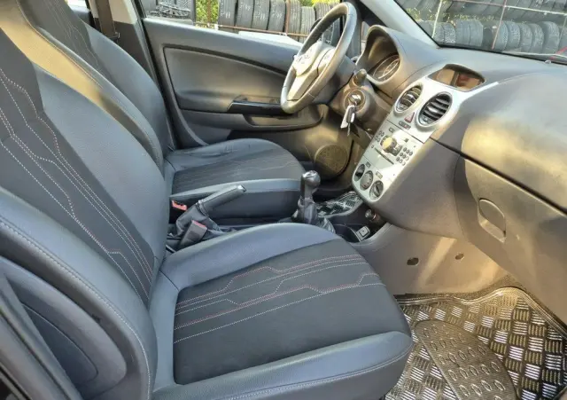 OPEL Corsa 1.4 16V 150 Jahre