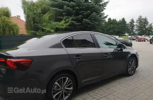 TOYOTA Avensis 