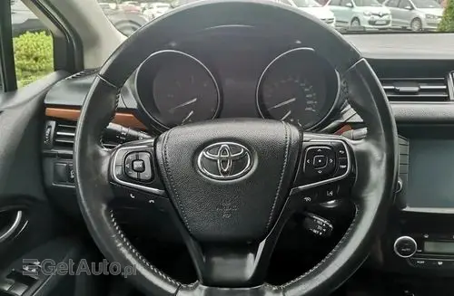 TOYOTA Avensis 