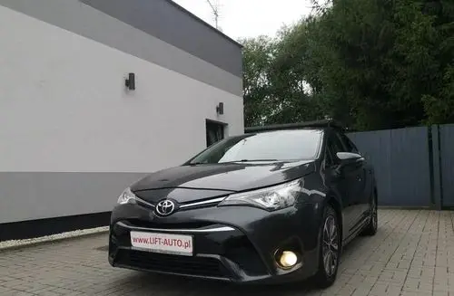 TOYOTA Avensis 
