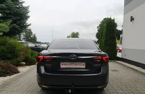 TOYOTA Avensis 