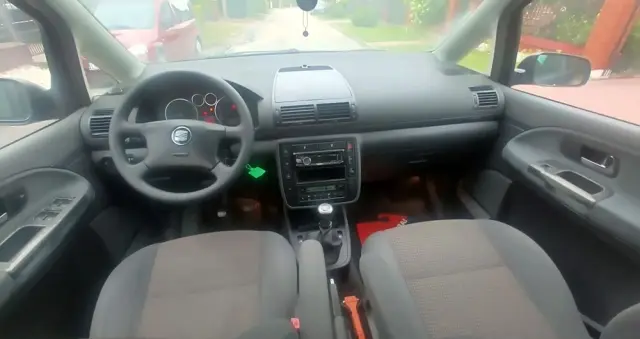 SEAT Alhambra 2.0 Reference