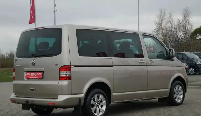 VOLKSWAGEN Caravelle 