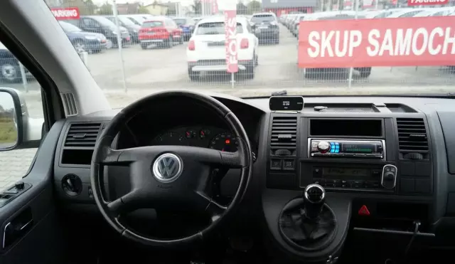 VOLKSWAGEN Caravelle 