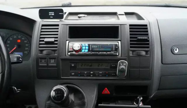 VOLKSWAGEN Caravelle 