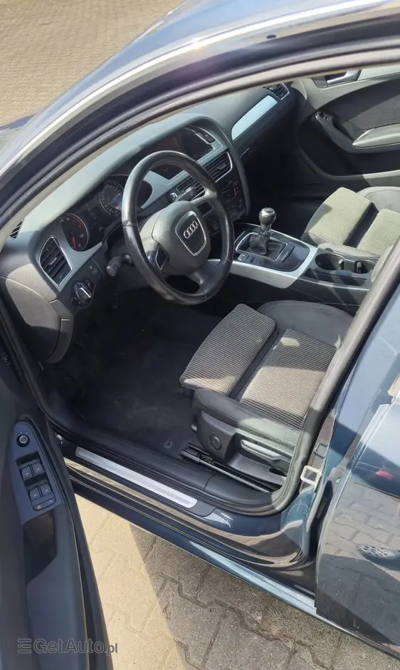 AUDI A4 Limousine 