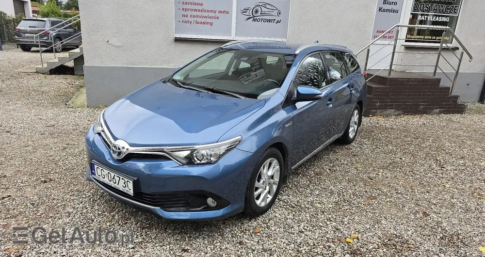 TOYOTA Auris Hybrid 135 Comfort
