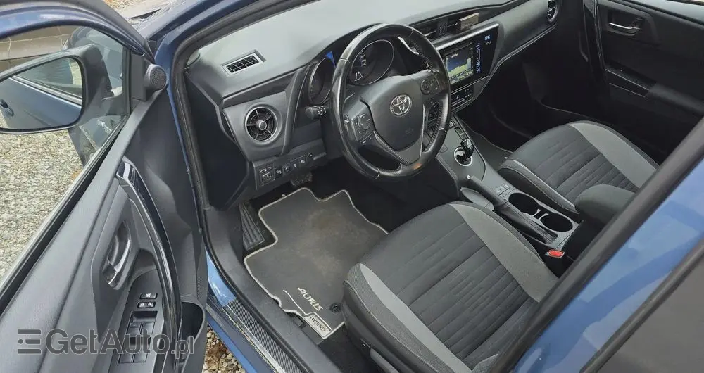 TOYOTA Auris Hybrid 135 Comfort
