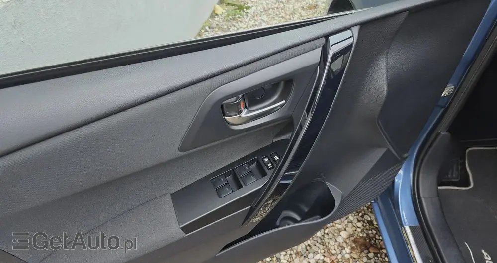 TOYOTA Auris Hybrid 135 Comfort