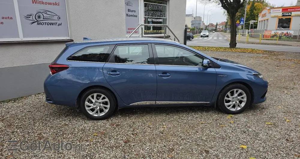 TOYOTA Auris Hybrid 135 Comfort