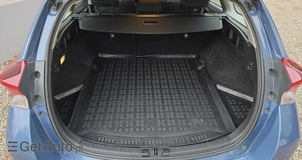 TOYOTA Auris Hybrid 135 Comfort