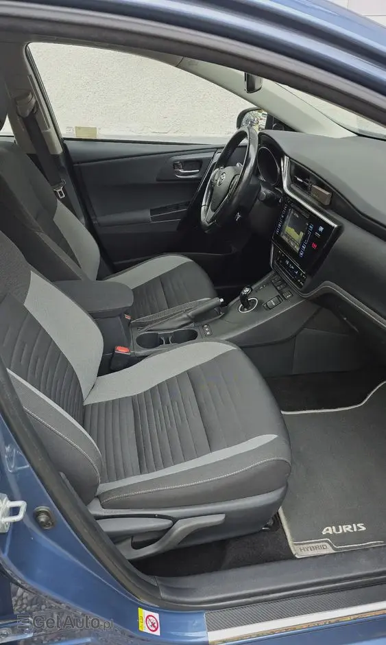 TOYOTA Auris Hybrid 135 Comfort