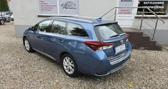 TOYOTA Auris Hybrid 135 Comfort