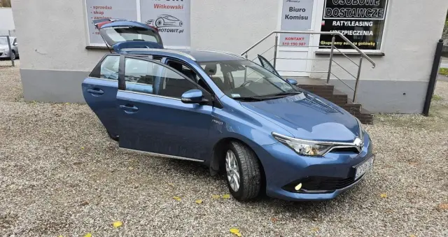 TOYOTA Auris Hybrid 135 Comfort