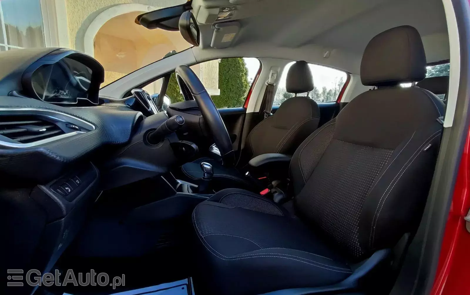 PEUGEOT 208 1.2 PureTech Allure S&S