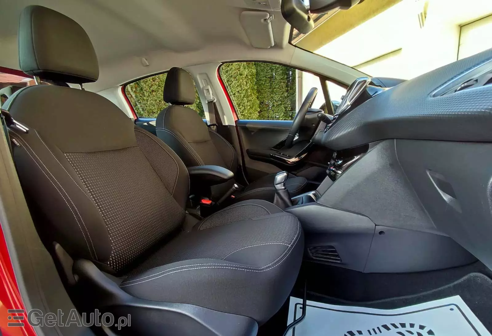 PEUGEOT 208 1.2 PureTech Allure S&S