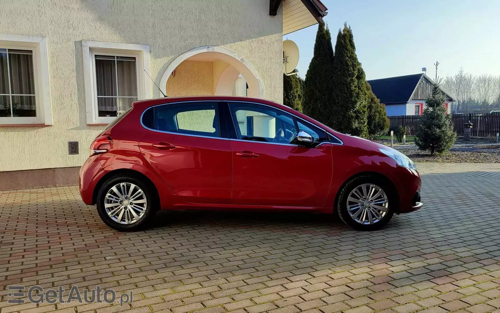 PEUGEOT 208 1.2 PureTech Allure S&S