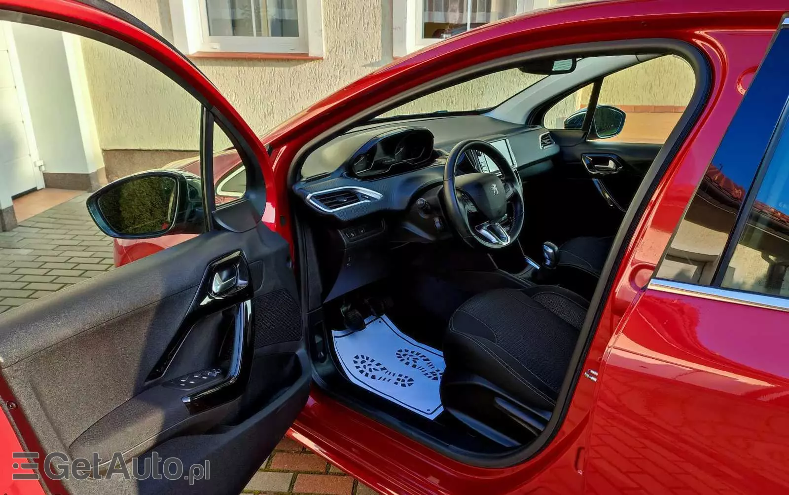 PEUGEOT 208 1.2 PureTech Allure S&S