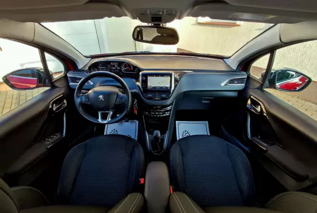 PEUGEOT 208 1.2 PureTech Allure S&S