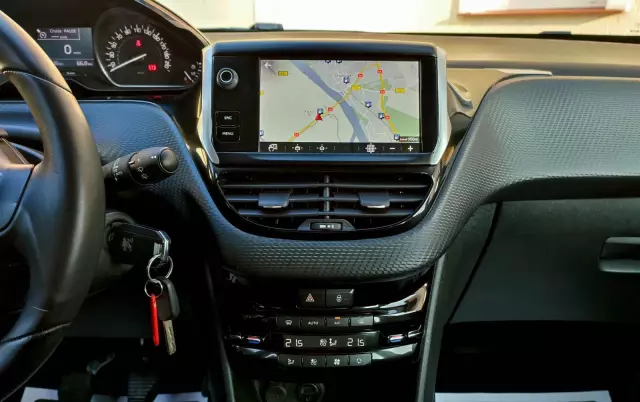 PEUGEOT 208 1.2 PureTech Allure S&S