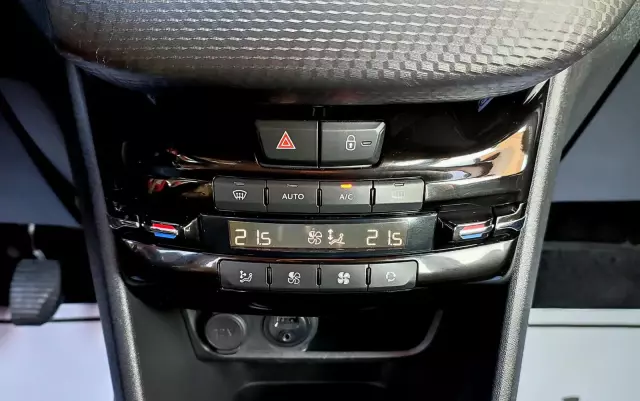 PEUGEOT 208 1.2 PureTech Allure S&S