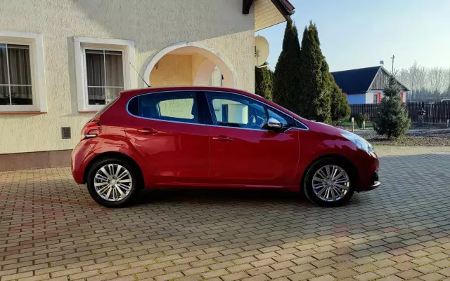 PEUGEOT 208 1.2 PureTech Allure S&S