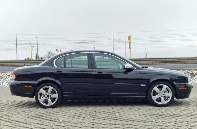 JAGUAR X-type 