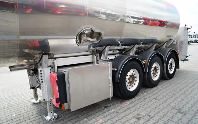 MAGYAR CYSTERNA SPOŻYWCZA / 30 000 L / OŚ PODNOSZONA / OŚ SKRĘTNA / 